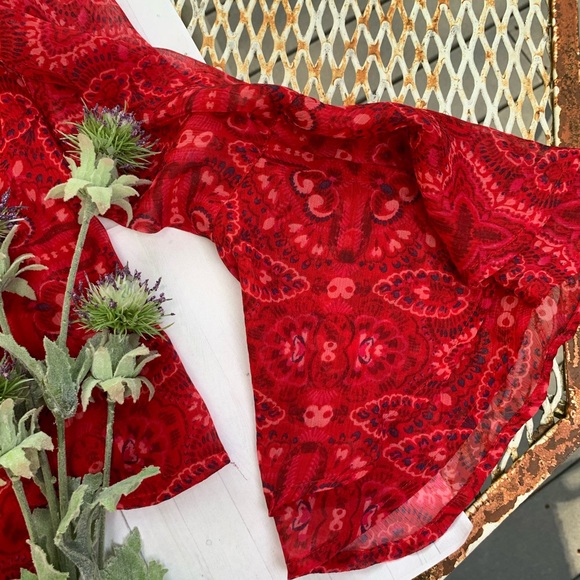 Bell Sleeve Cold-Shoulder Boho Patterned Blouse - Picture 5 of 8